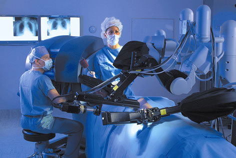 doctor operating surgical robot